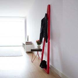 Pendura Wood Coat Hanger