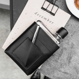 Housse vegan pour Bouteille réutilisable de poche A6 de la marque Memobottle sur LaCorbeille.fr