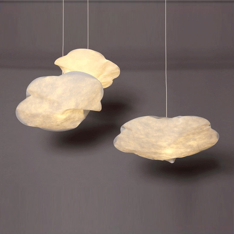 Suspension design originale en forme de nuage en tyvek