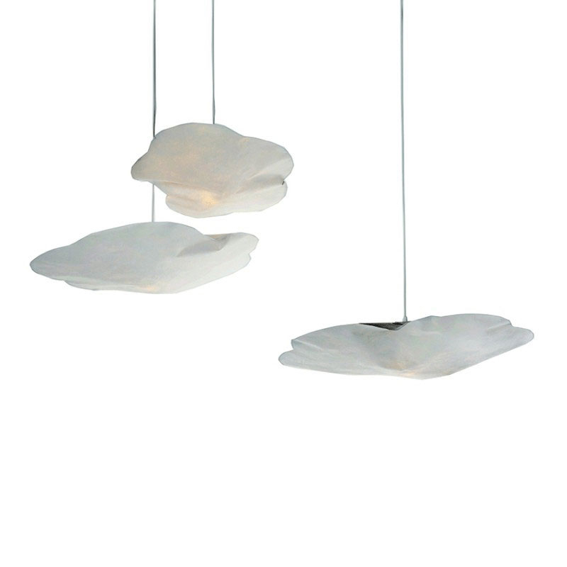 Suspension design originale en forme de nuage en tyvek