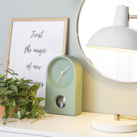 Horloge Taut en silicone de chez Present Time / Karlsson