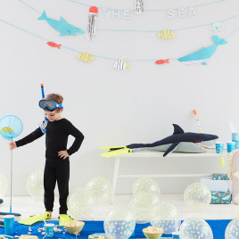 Grand Requin Vinnie design Meri Meri sur LaCorbeille.fr