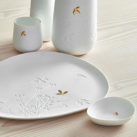 Coupelle en porcelaine avec décor de feuille dorée de la marque reader