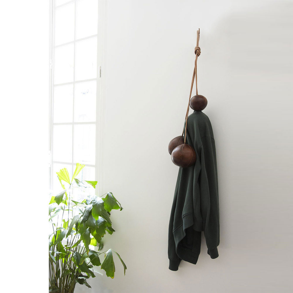 patere-originale-clothes-rack-cuir-enost